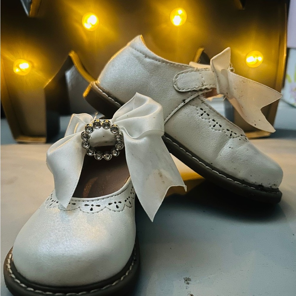 Elegant White Kids Shoes with Bow